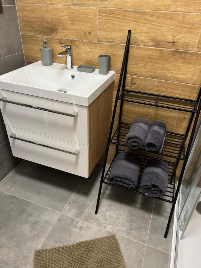 Hobiti Apartman - Bilbo Černá v Pošumaví エクステリア 写真